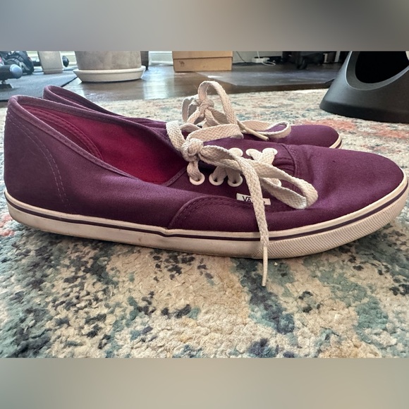 Authentic Purple Vans - Picture 7 of 9